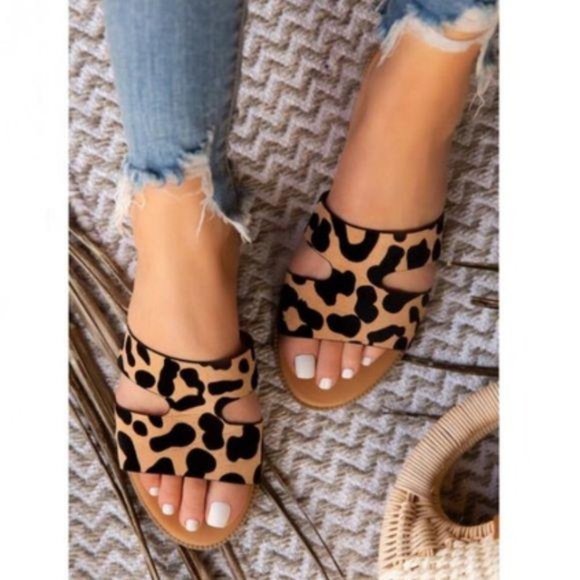 Shoes - Leopard Slides